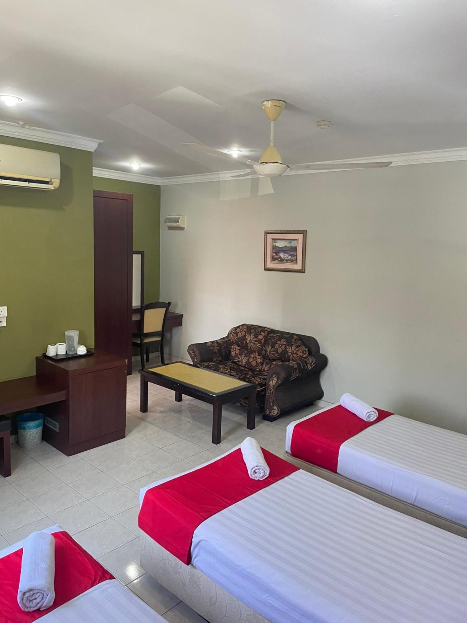 Bayu View Hotel Кланг Экстерьер фото