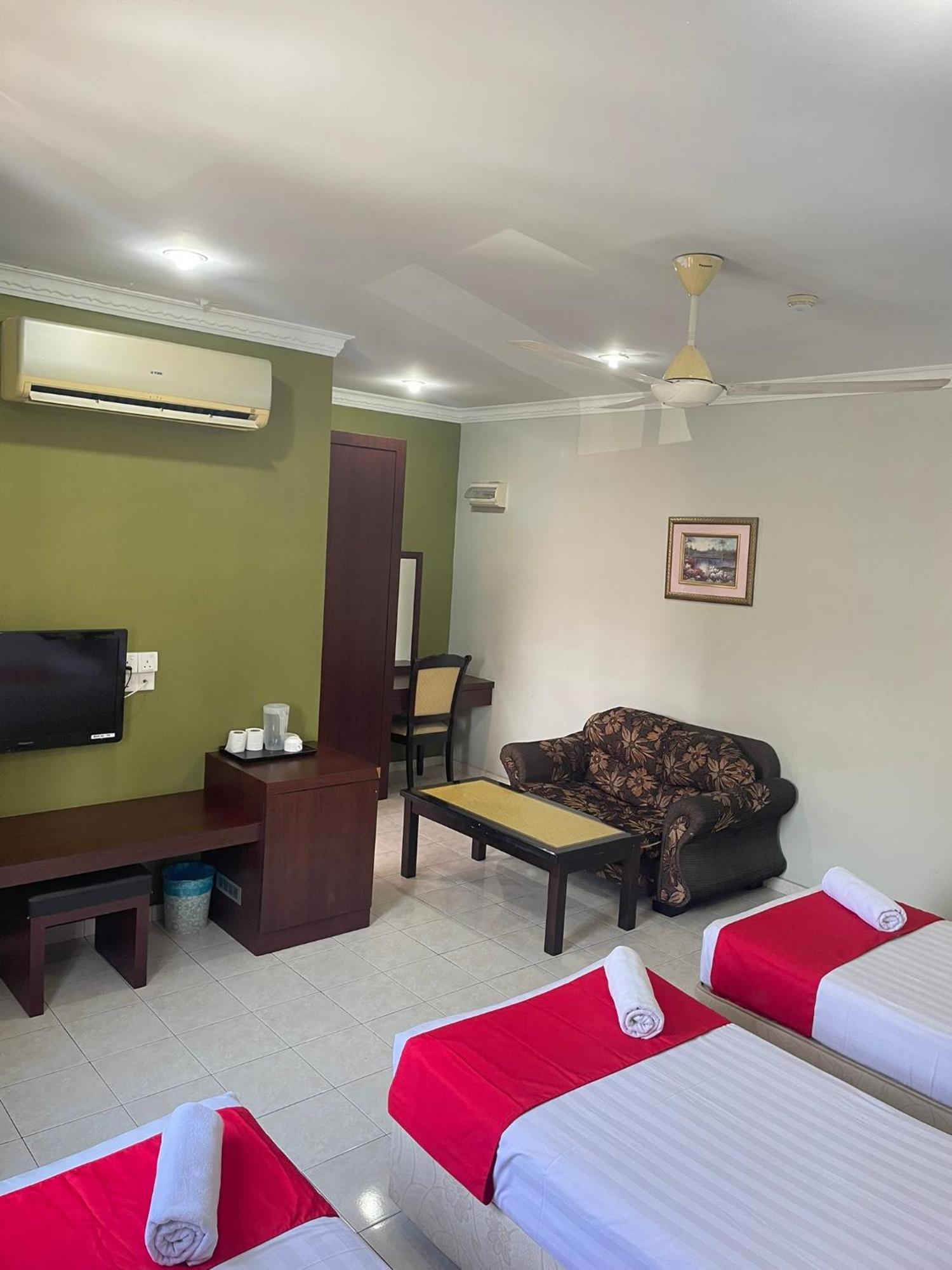 Bayu View Hotel Кланг Экстерьер фото