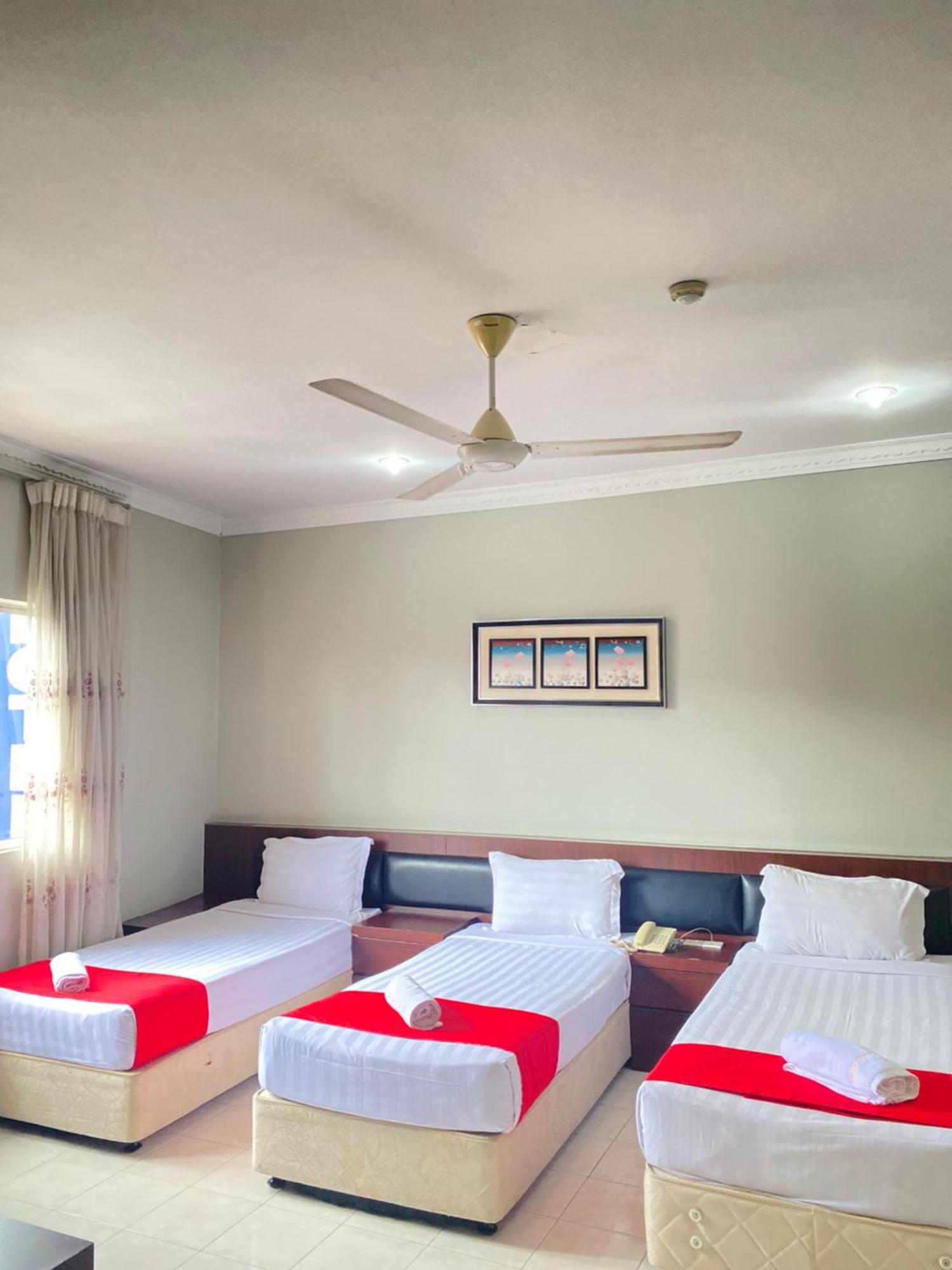 Bayu View Hotel Кланг Экстерьер фото