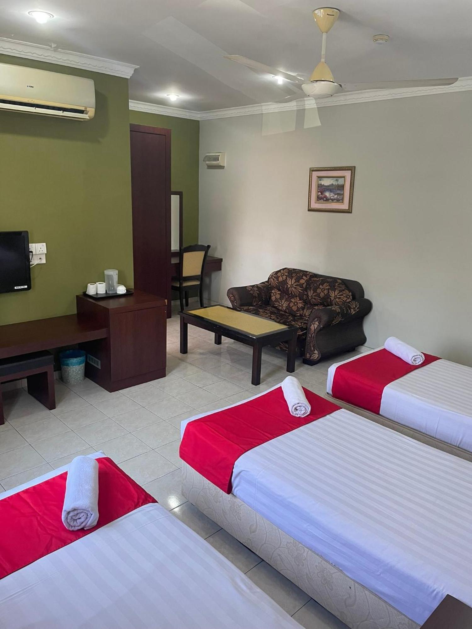 Bayu View Hotel Кланг Экстерьер фото