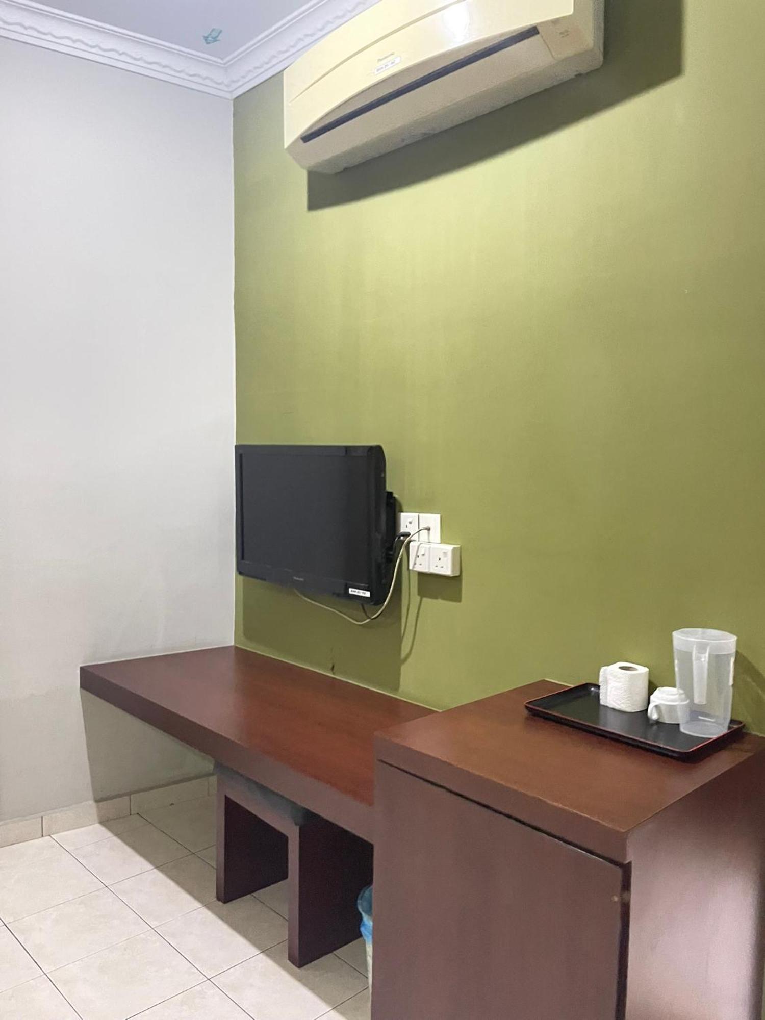 Bayu View Hotel Кланг Экстерьер фото