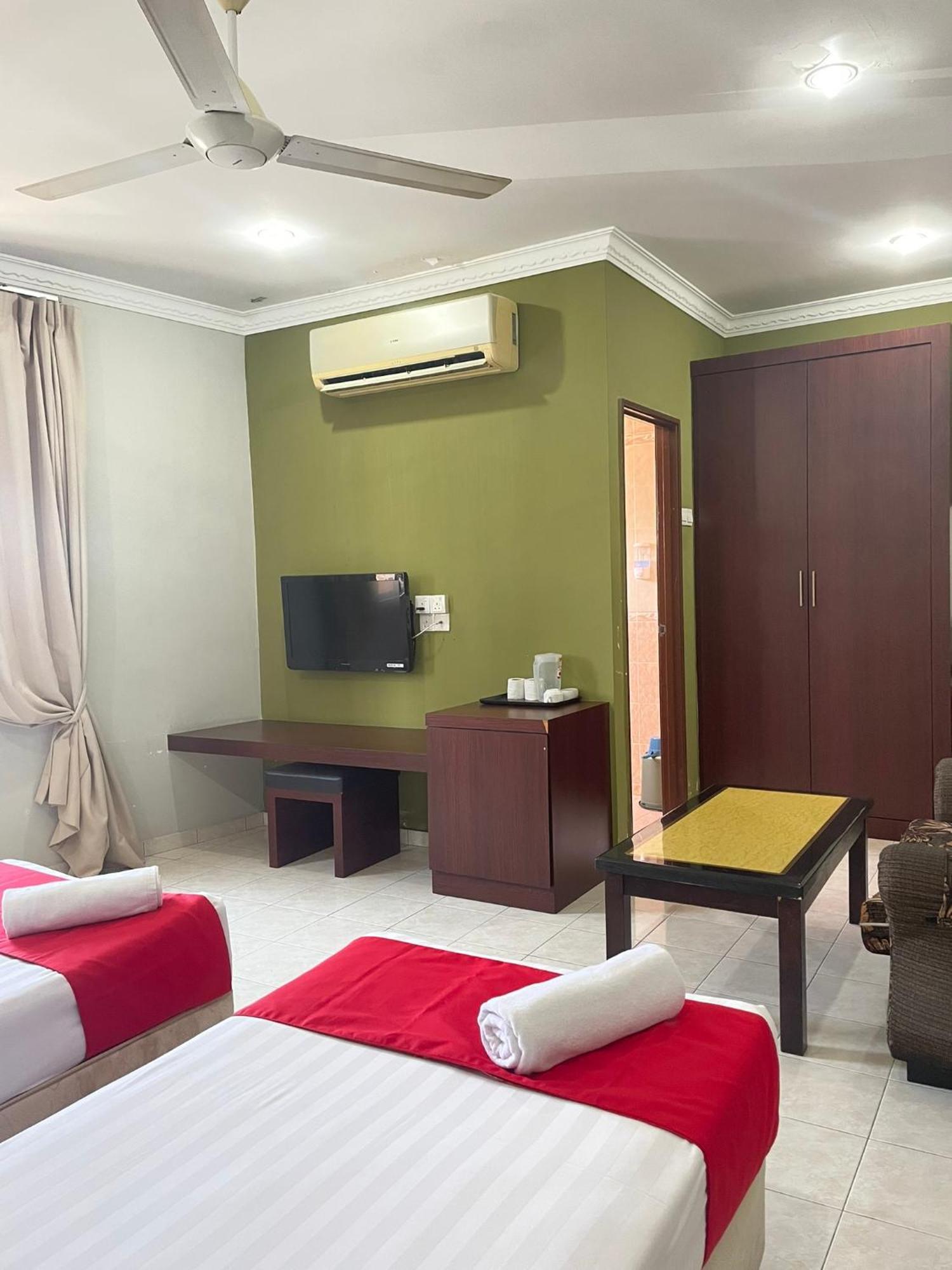 Bayu View Hotel Кланг Экстерьер фото