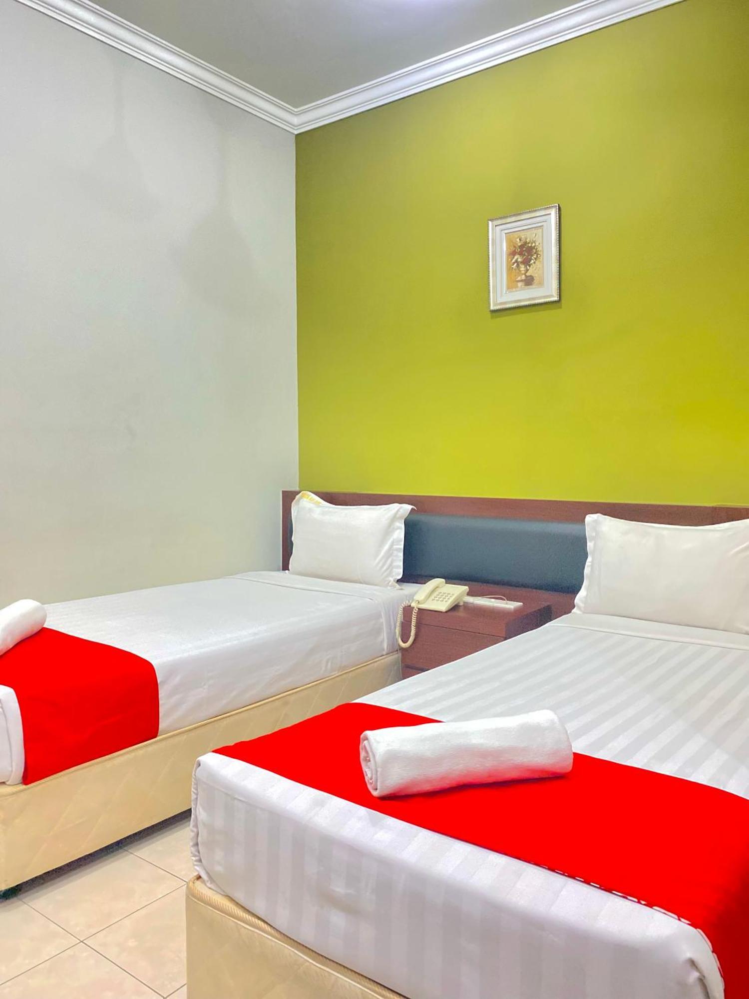 Bayu View Hotel Кланг Экстерьер фото