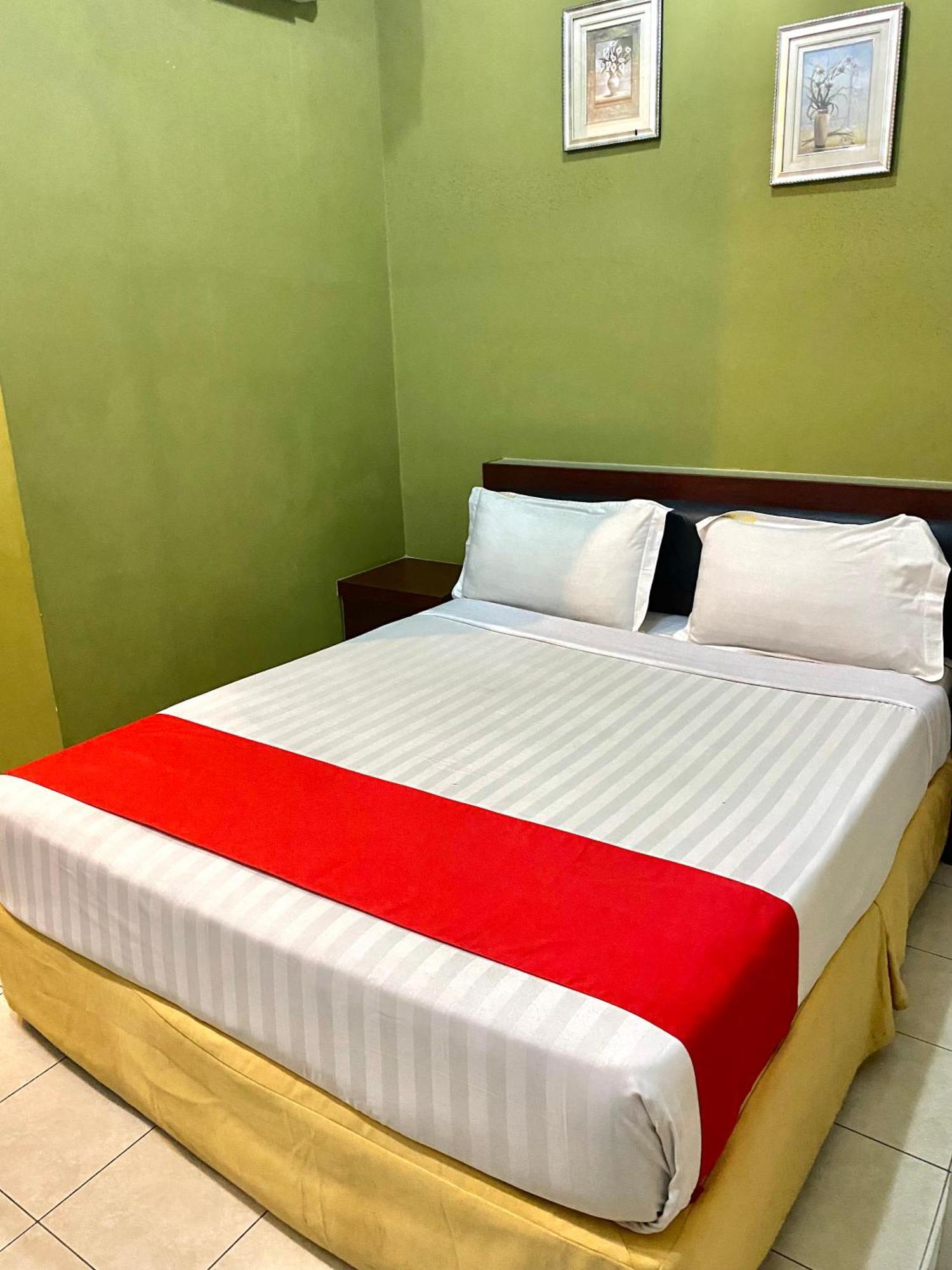 Bayu View Hotel Кланг Экстерьер фото