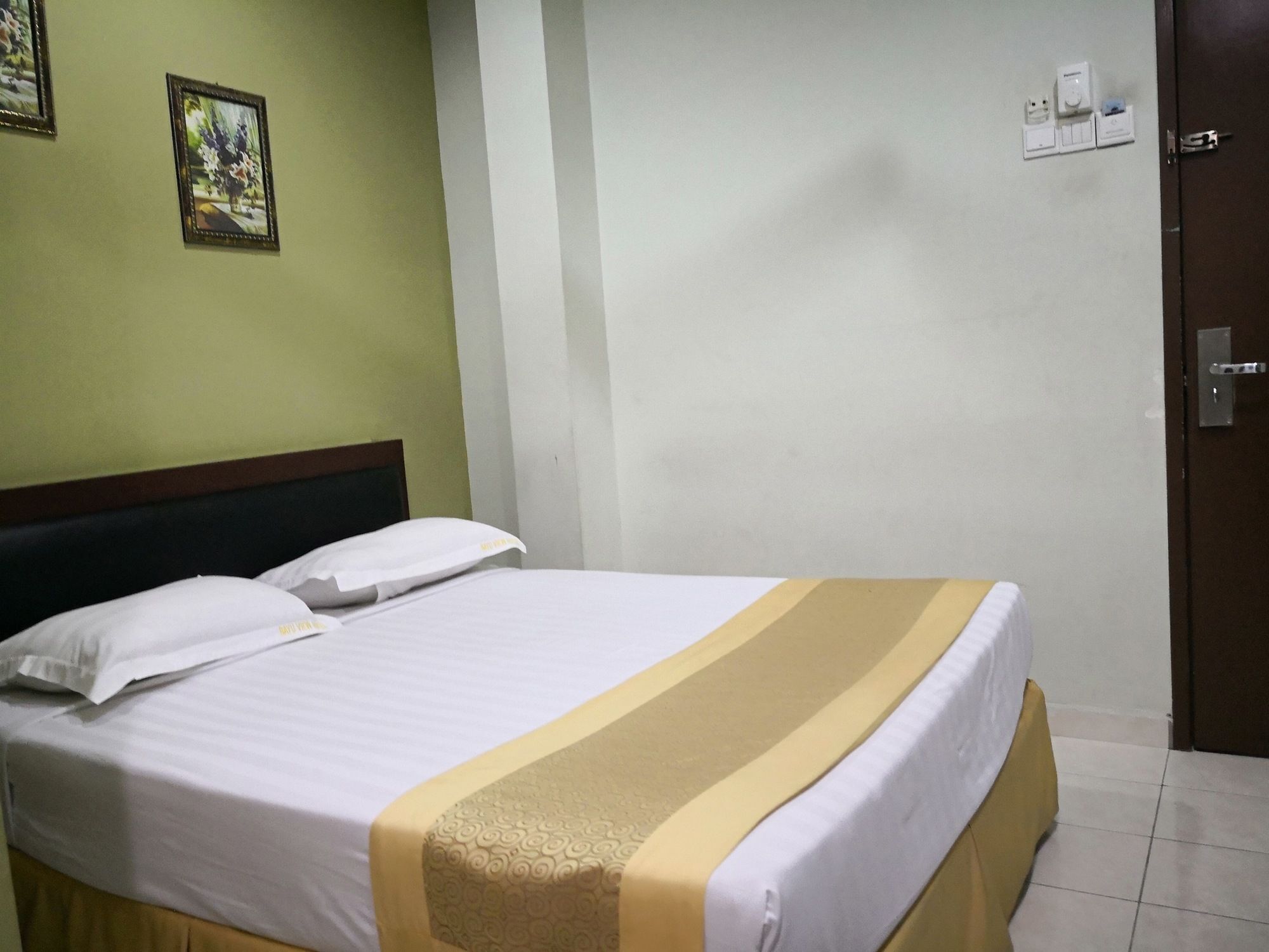 Bayu View Hotel Кланг Экстерьер фото